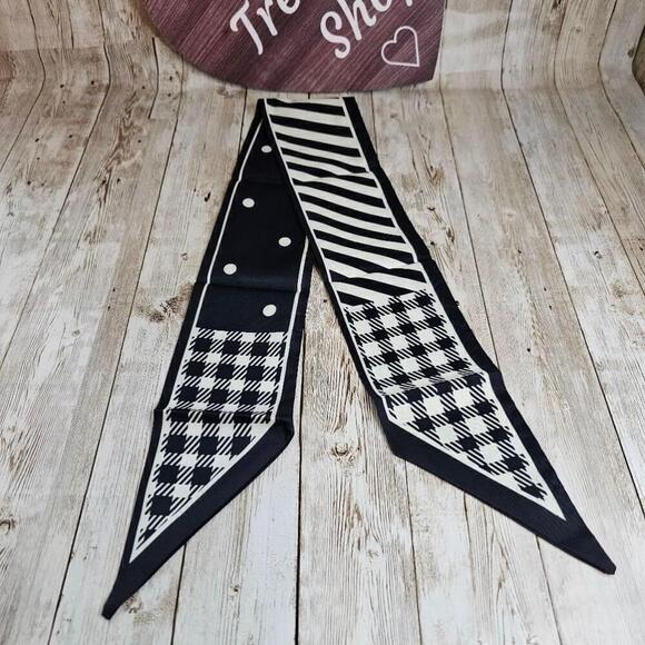 Women's Black and White Checkered Twilly Scarf - Picture 1 of 4